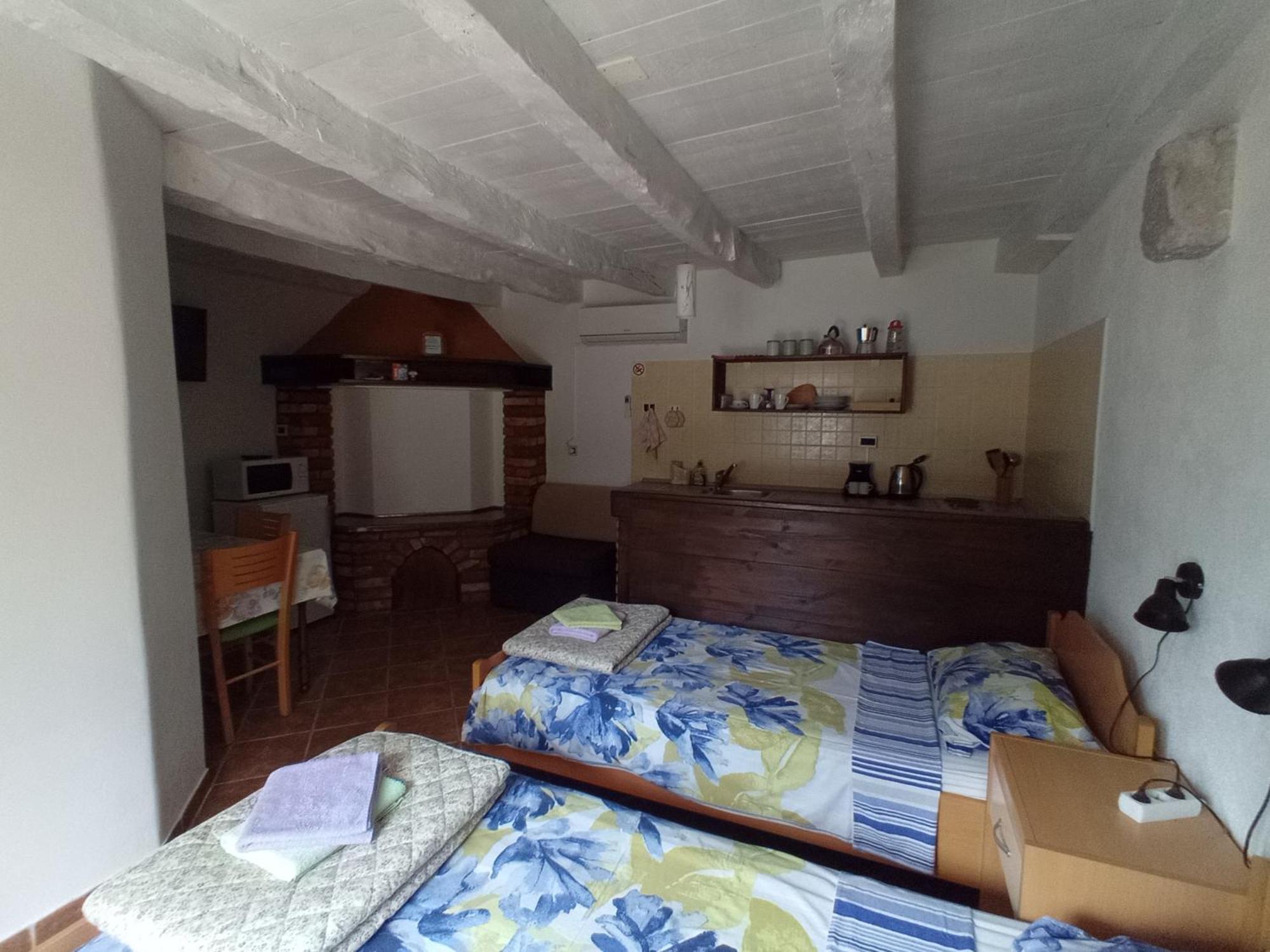 Roč Apartmani Bartulasi מראה חיצוני תמונה