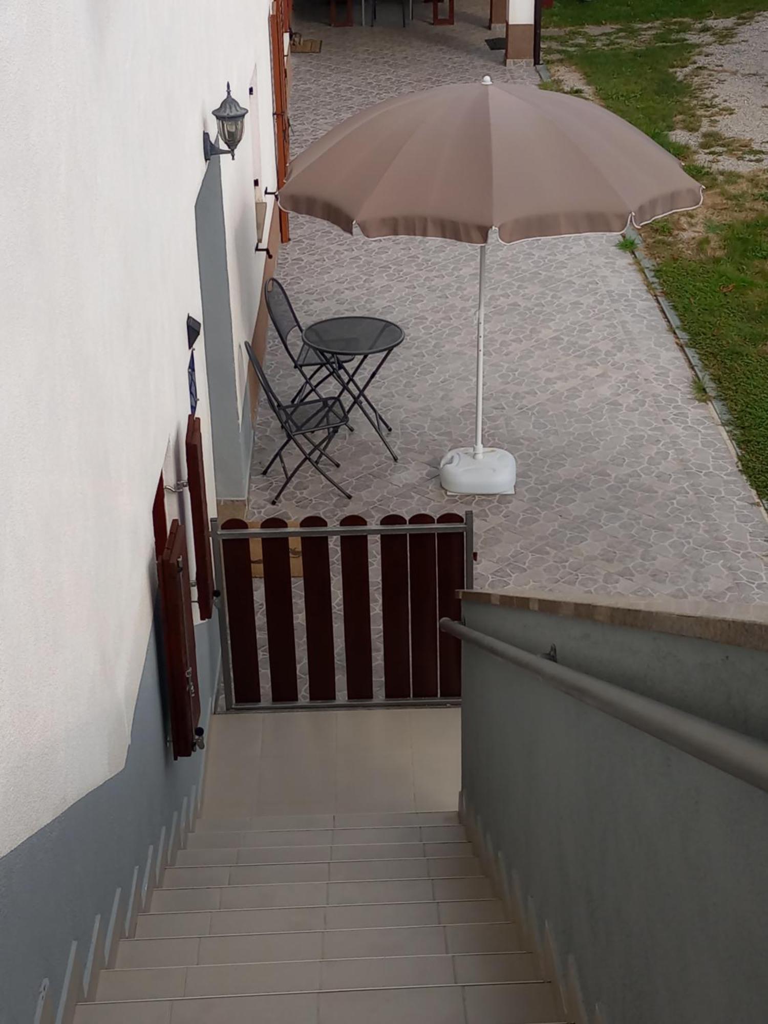 Roč Apartmani Bartulasi מראה חיצוני תמונה